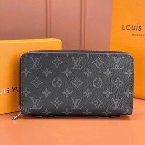 🎂🎂Louis Vuitton purse 22x13